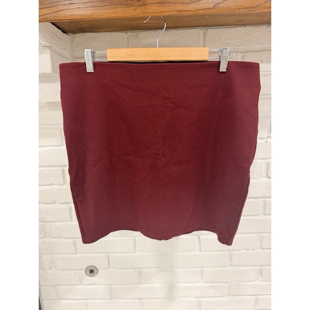 Loft Ann Taylor Burgandy mini skirt size large solid business casual